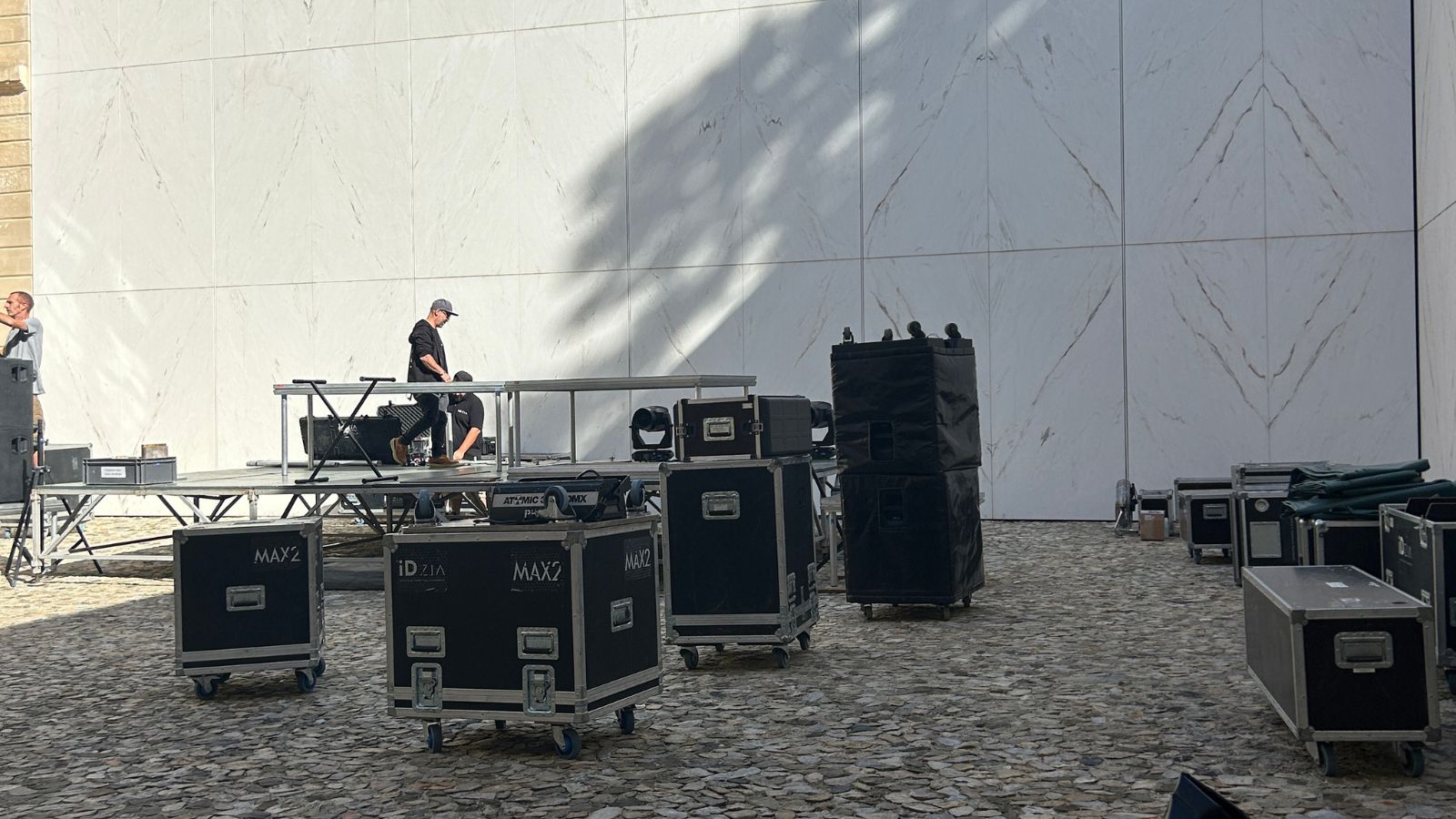 Montage technique sur un site atypique de festival de musique